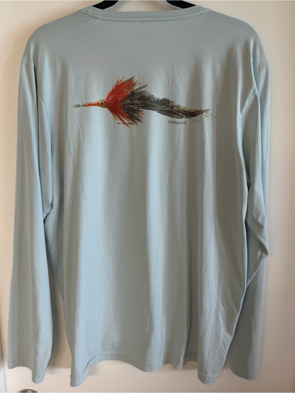 Patagonia Long-Sleeve Fishing/Sun/Swim Shirt with Red & Black Fly Graphic Size L